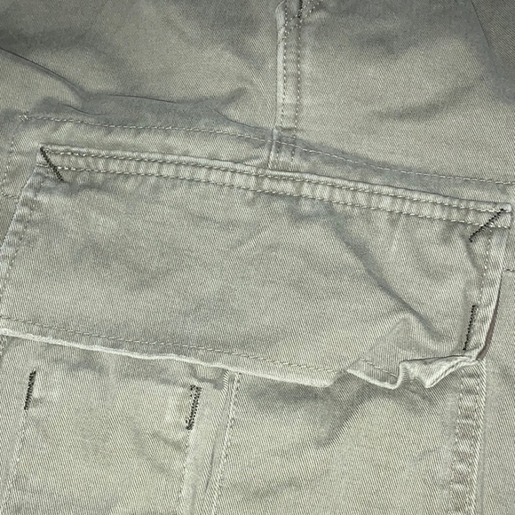 Vintage Men’s Khaki Green Cargo Pants. 36-34. Gap. Numerous pockets - Picture 3 of 10